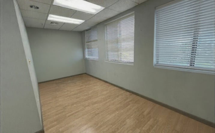 Pictures of Office, Special Purpose, Retail property located at 3949 Evans Avenue, Fort Myers, FL 33901 for lease - image #1