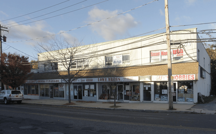 Pictures of Retail property located at 10 Lawrence Ave, Smithtown, NY 11787 for lease - image #1