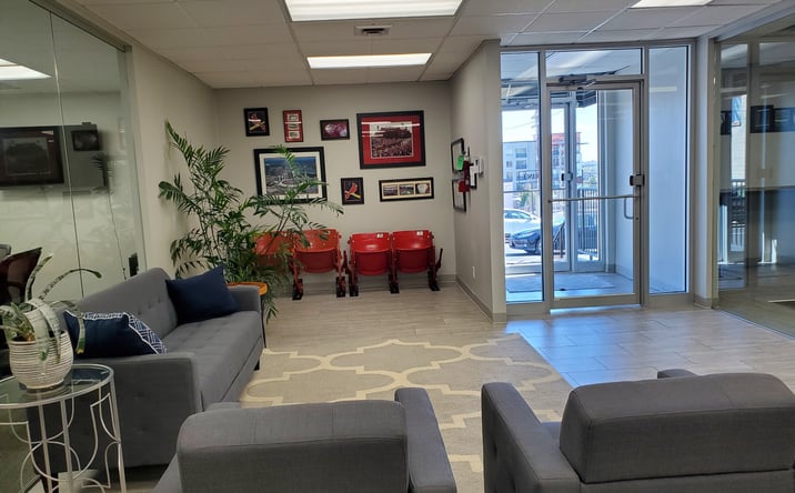 Pictures of Office property located at 1118 Hampton Ave, St. Louis, MO 63139 for lease - image #1