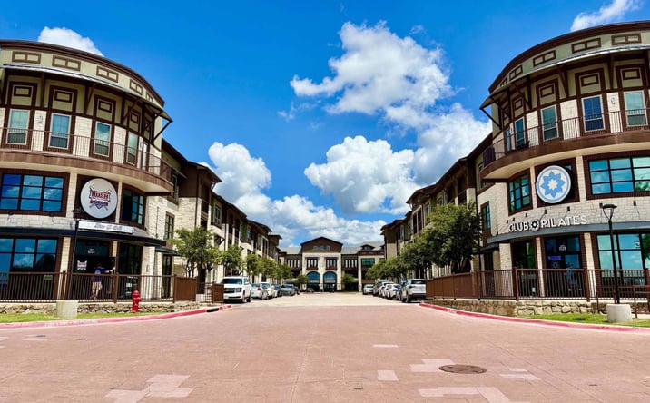 Pictures of Office property located at 900 Cinema Dr, Hudson Oaks, TX 76087 for lease - image #1