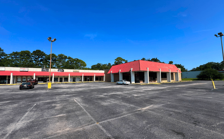Pictures of Retail property located at 2912 Dauphin Island Pkwy, Mobile, AL 36605 for lease - image #1