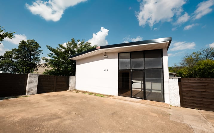 Pictures of Industrial property located at 3115 Sabine St, Forest Hill, TX 76119 for lease - image #1