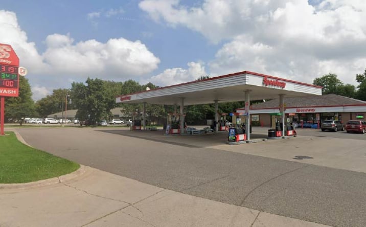 Pictures of Retail property located at 906 S Rum River Dr, Princeton, MN 55371 for lease - image #1