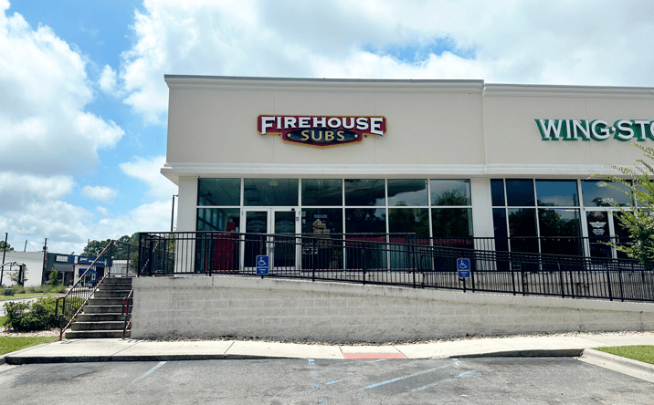 Pictures of Retail, Restaurant property located at 1935 E Victory Dr, Savannah, GA 31404 for lease - image #1