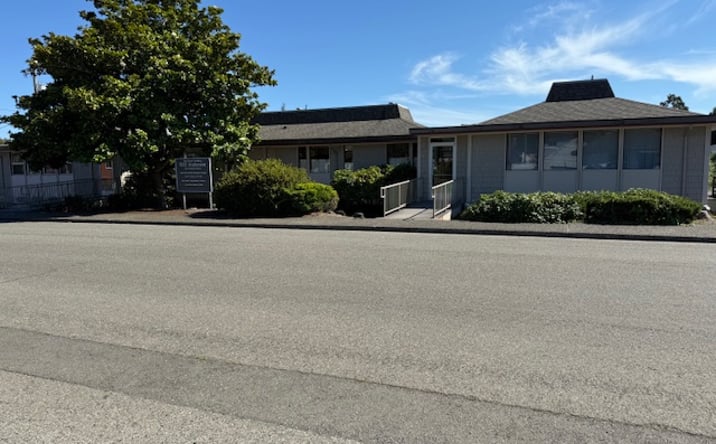Pictures of Office property located at 833 Anderson Ave, Coos Bay, OR 97420 for lease - image #1