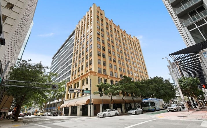 Pictures of Office, Retail property located at 168 SE 1st St # 9, Miami, FL 33131 for lease - image #1