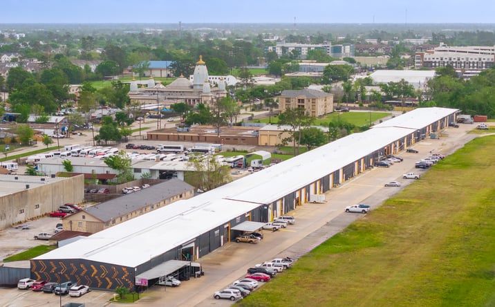 Pictures of Industrial property located at 3306 Ella Blvd, Houston, TX 77018 for lease - image #1