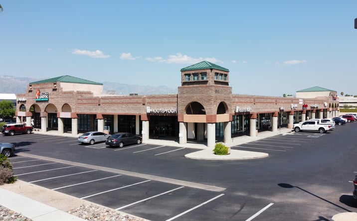Pictures of Retail property located at 4951 E Grant Road, Tucson, AZ 85712 for lease - image #1