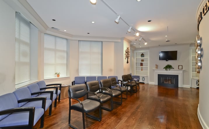 Pictures of Office property located at 33 W Delaware Place 1E, Chicago, IL 60610 for lease - image #1