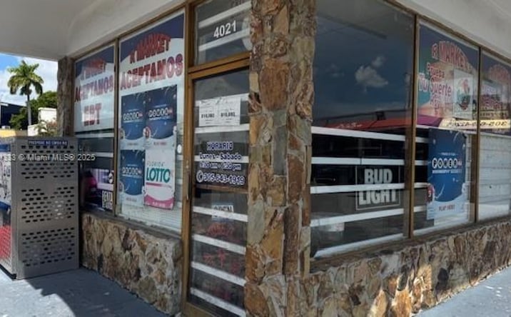 Pictures of Retail property located at 4021 NW 7th St # 5, Miami, FL 33126 for lease - image #1