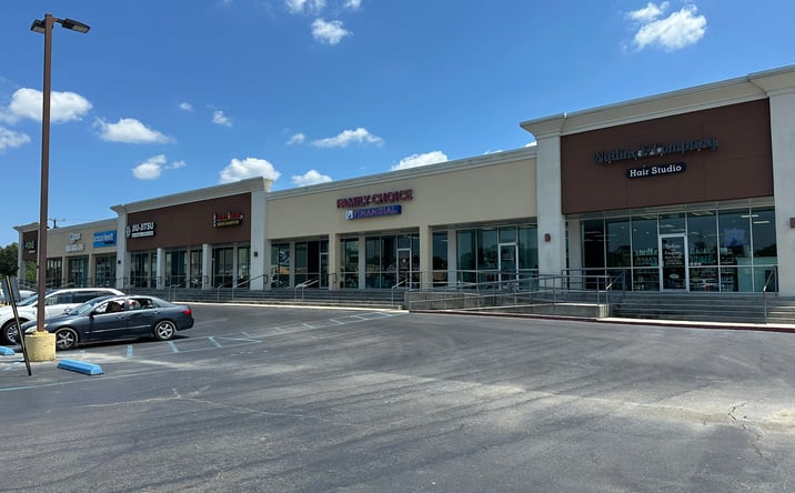 Pictures of Retail, Office, Restaurant property located at 730 S Range Ave, Denham Springs, LA 70726 for lease - image #1