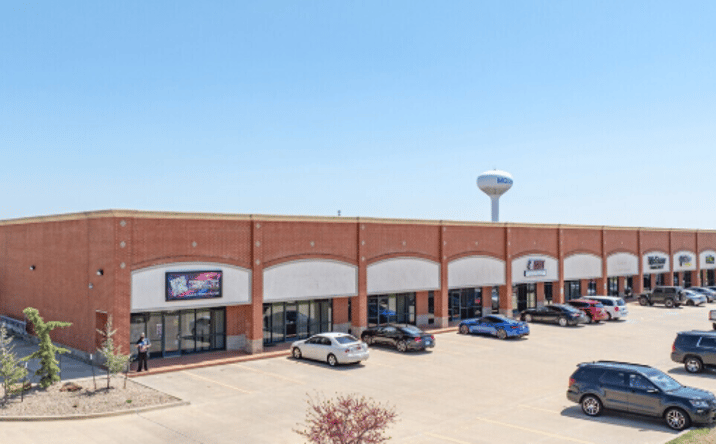 Pictures of Retail, Office, Industrial property located at 1704 S Broadway Ave, Moore, OK 73160 for lease - image #1