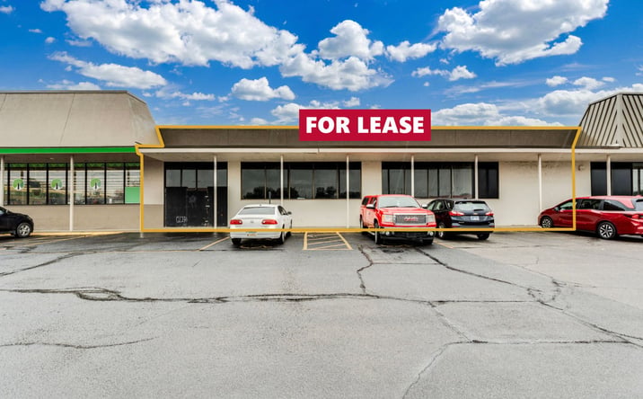 Pictures of Retail property located at 401 E 4th Ave, Hutchinson, KS 67501 for lease - image #1