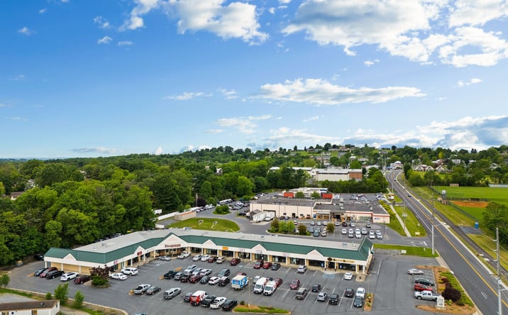 Pictures of Retail, Office, Restaurant property located at 625 Mt Clinton Pike, Harrisonburg, VA 22802 for lease - image #1
