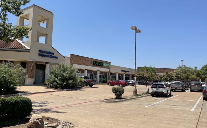 Pictures of Retail property located at 1100 E Pleasant Run Rd, DeSoto, TX 75115 for lease - image #1