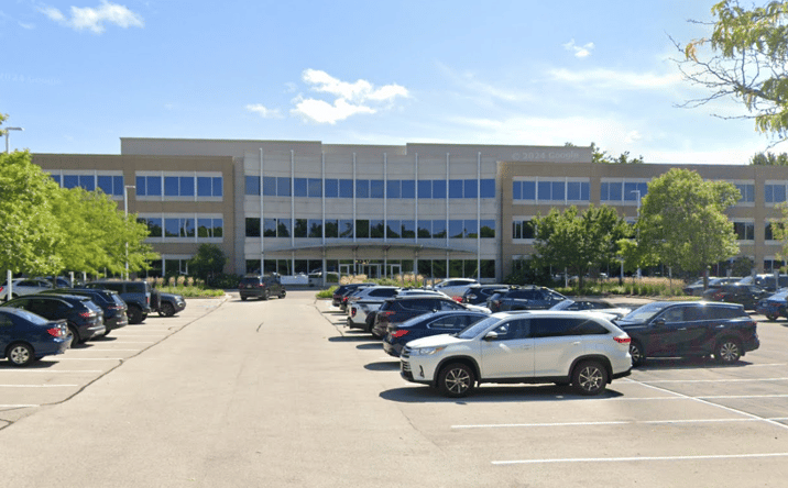 Pictures of Office property located at 10 Parkway N, Deerfield, IL 60015 for lease - image #1