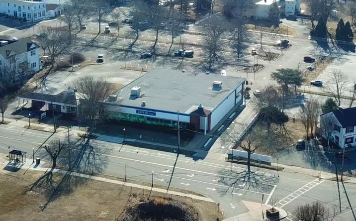 Pictures of Retail property located at 82 Nugent St, Southampton, NY 11968 for lease - image #1