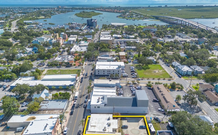Pictures of Retail property located at 418 Canal Street, New Smyrna Beach, FL 32168 for lease - image #1
