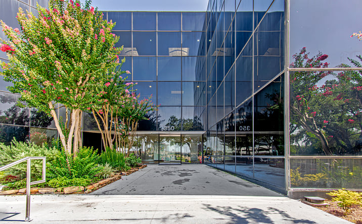 Pictures of Retail, Office property located at 350 Glenborough Dr, Houston, TX 77067 for lease - image #1