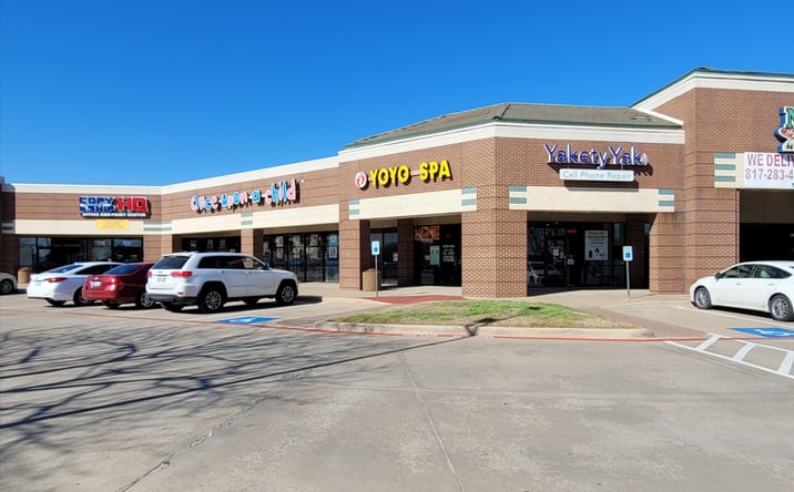 Pictures of Retail property located at 3930-4000 Glade Rd, Colleyville, TX 76034 for lease - image #1