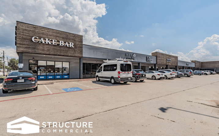 Pictures of Retail property located at 2629 N Stemmons Fwy, Dallas, TX 75207 for lease - image #1