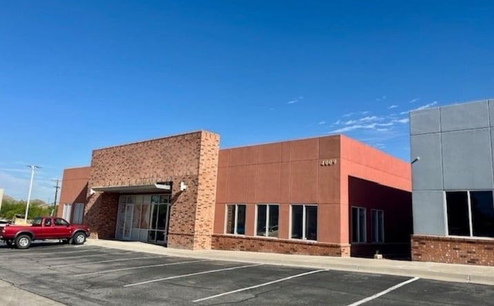 Pictures of Retail, Office property located at 4009 N Mesa St, El Paso, TX 79902 for lease - image #1