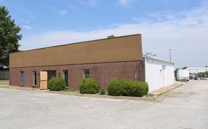 Pictures of Office, Industrial property located at 1820 Ford Ave, Springdale, AR 72764 for lease - image #1