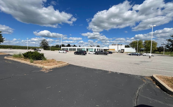 Pictures of Office property located at 1275 Sandusky Road, Jacksonville, IL 62650 for lease - image #1