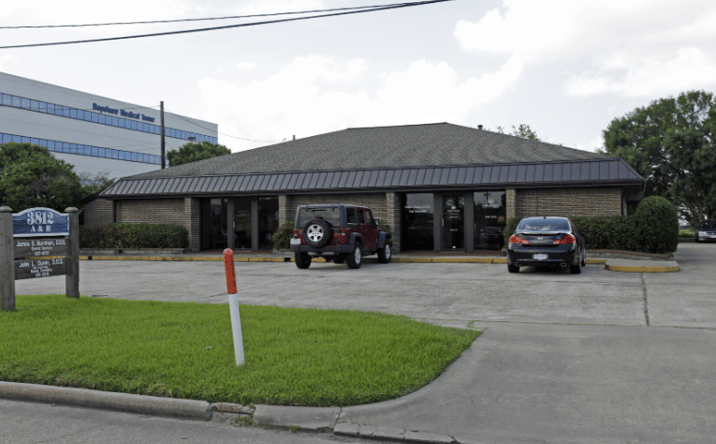 Pictures of Retail, Office, Special Purpose property located at 3812 Woodlawn Ave, Pasadena, TX 77504 for lease - image #1