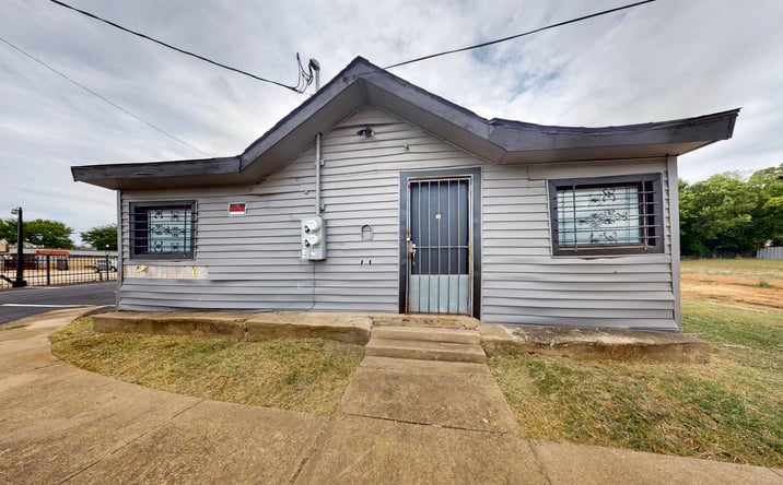 Pictures of Retail, Office, Special Purpose property located at 3818 S Lancaster Rd, Dallas, TX 75216 for lease - image #1
