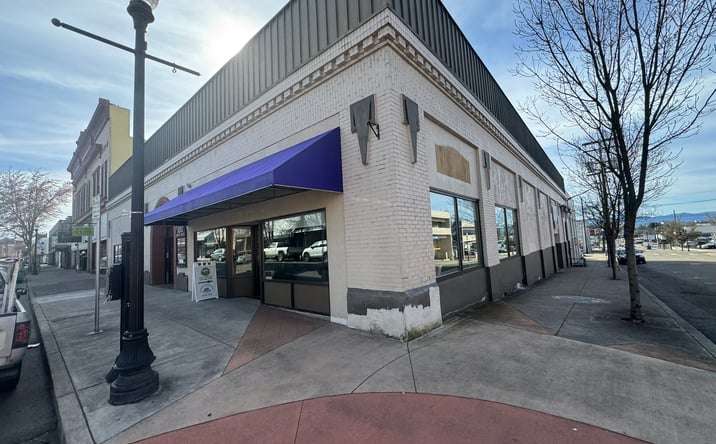 Pictures of Retail, Office, Special Purpose property located at 612 SE Jackson St, Roseburg, OR 97470 for lease - image #1
