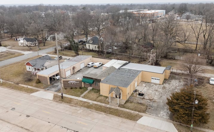 Pictures of Retail, Office, Industrial property located at 219 W Chase St, Springfield, MO 65803 for lease - image #1