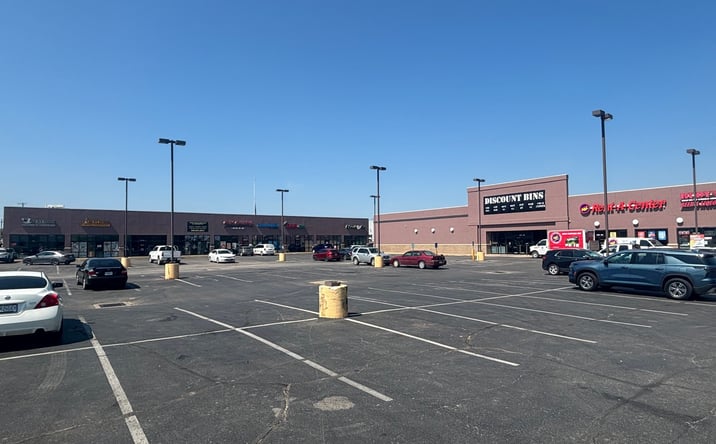 Pictures of Retail property located at 3040 W Broadway Blvd, Sedalia, MO 65301 for lease - image #1