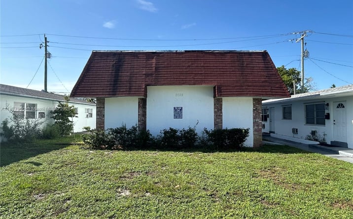 Pictures of Industrial property located at 2028 Buchanan St, Hollywood, FL 33020 for lease - image #1