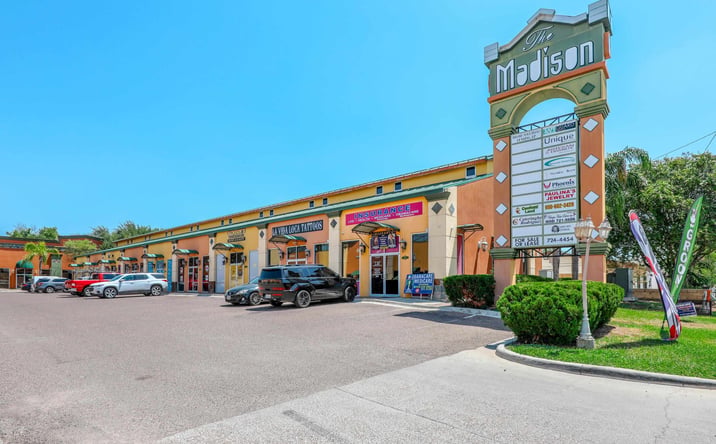 Pictures of Office property located at 104 E Calton Rd, Laredo, TX 78041 for lease - image #1