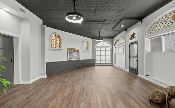 Pictures of Office property located at 1901 Gravois Ave, St. Louis, MO 63104 for lease - image #1