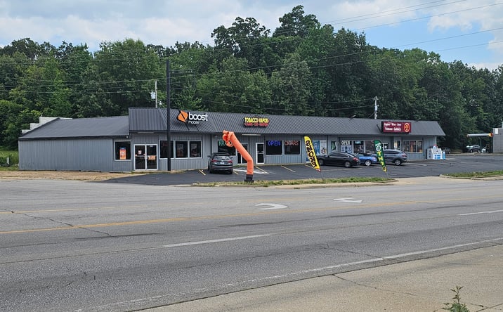 Pictures of Retail, Restaurant property located at 200 S Westwood Blvd, Poplar Bluff, MO 63901 for lease - image #1