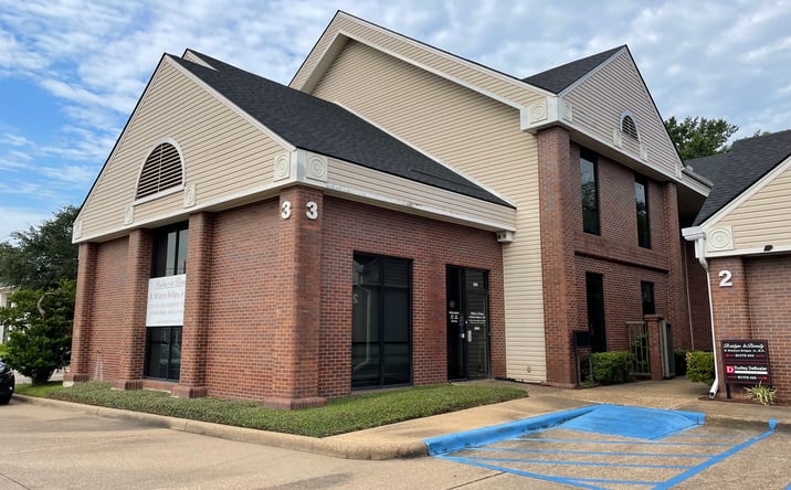 Pictures of Office property located at 4300 Youree Dr, Shreveport, LA 71105 for lease - image #1