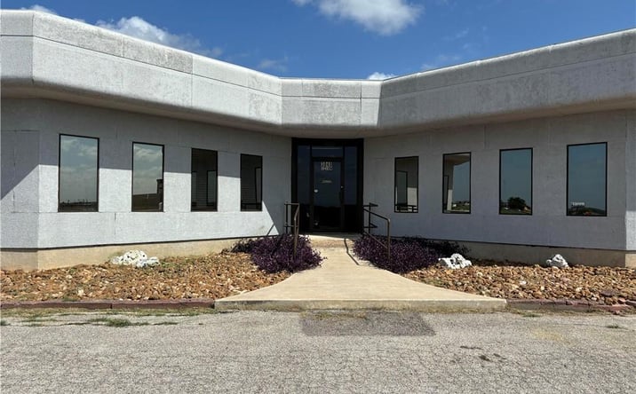 Pictures of Office property located at 3040 I-10, Seguin, TX 78155 for lease - image #1