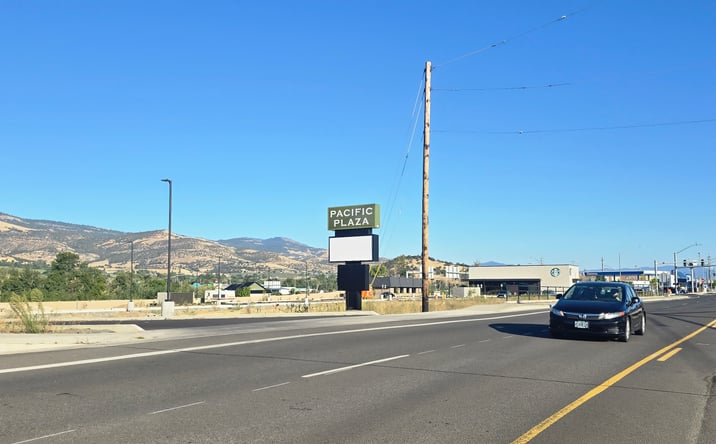 Pictures of Retail, Office, Restaurant property located at 127 N Phoenix Rd, Phoenix, OR 97535 for lease - image #1