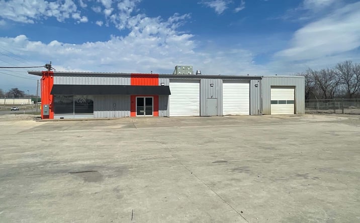 Pictures of Retail, Office property located at 3815, 3905, & 3907 S Limit Ave, Sedalia, MO 65301 for lease - image #1