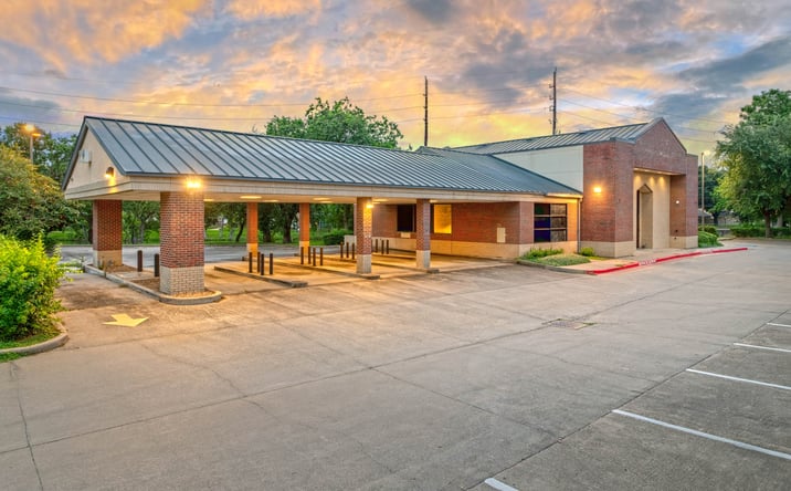 Pictures of Retail property located at 2455 Hwy 6, Sugar Land, TX 77478 for lease - image #1