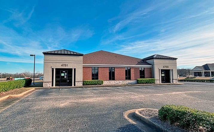 Pictures of Office property located at 4759 Woodmere Blvd, Montgomery, AL 36106 for lease - image #1
