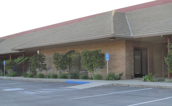 Pictures of Office property located at 801 S Ham Ln, Lodi, CA 95242 for lease - image #1