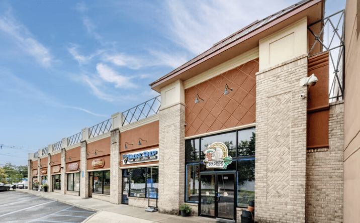 Pictures of Retail property located at 237 Broadway Greenlawn, Huntington, NY 11743 for lease - image #1