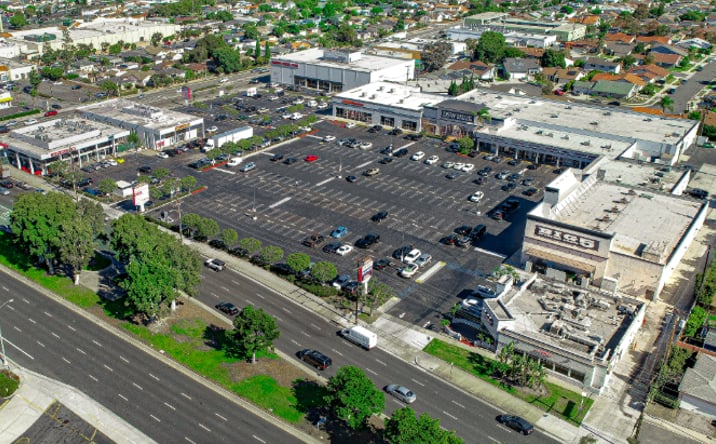 Pictures of Retail property located at 17490 Hawthorne Blvd, Torrance, CA 90504 for lease - image #1