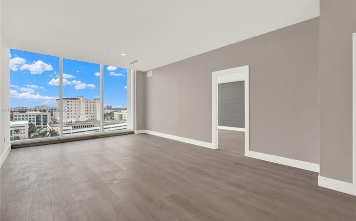 Pictures of Office, Retail, Restaurant property located at 2820 NE 214th St # 1005, Aventura, FL 33180 for lease - image #1