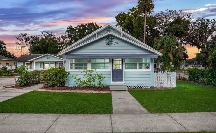 Pictures of Retail, Office property located at 330 S Highland St, Mt Dora, FL 32757 for lease - image #1