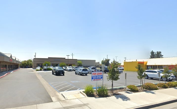 Pictures of Retail property located at 729 W Lacey Blvd, Hanford, CA 93230 for lease - image #1