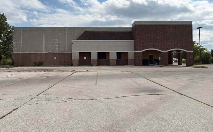 Pictures of Retail property located at 6330 N 76th St, Milwaukee, WI 53218 for lease - image #1